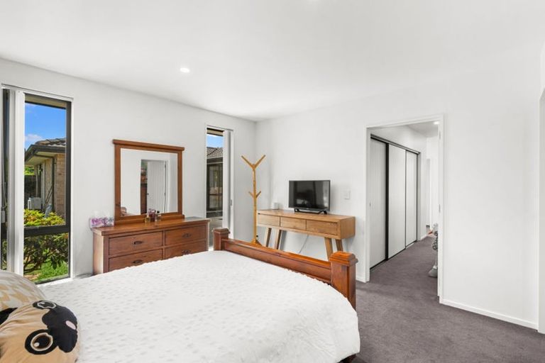 Photo of property in 17 Sovereign Gardens, Halswell, Christchurch, 8025