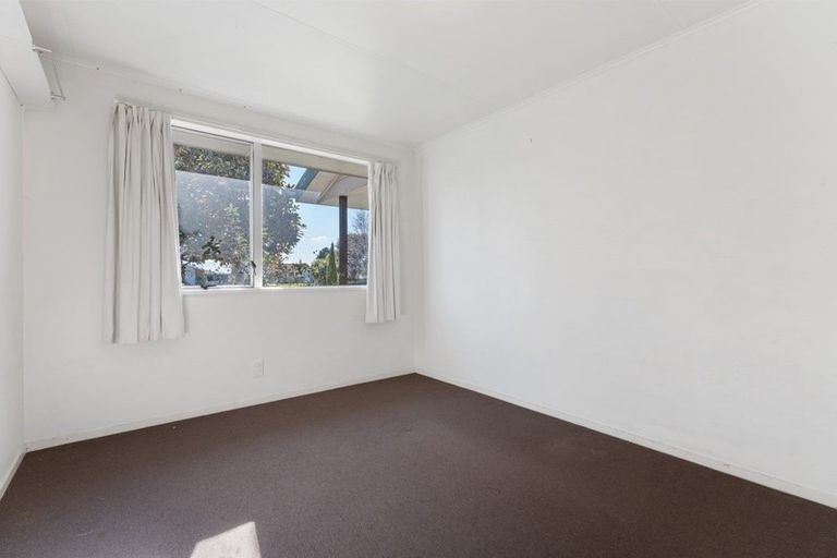 Photo of property in 8 Rutland Place, Milson, Palmerston North, 4414