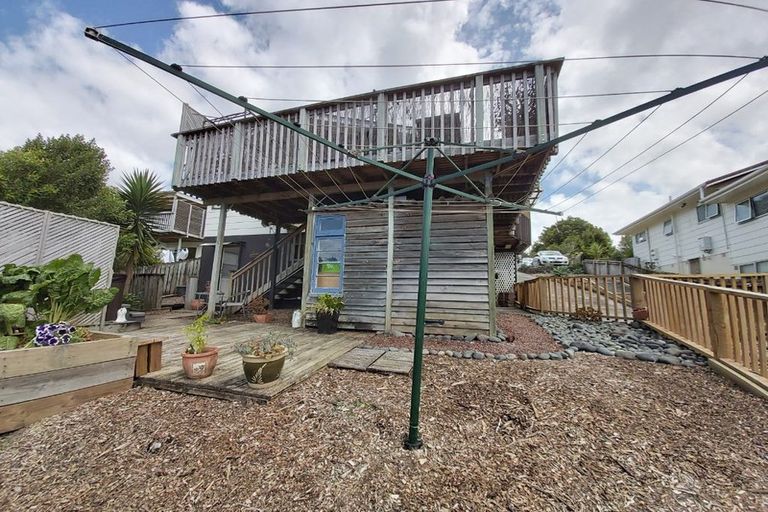 Photo of property in 6 Halder Place, Torbay, Auckland, 0632
