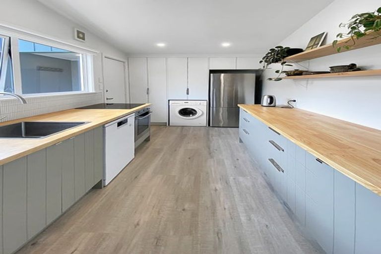 Photo of property in 92 Tollemache Road East, Longlands, Hastings, 4122