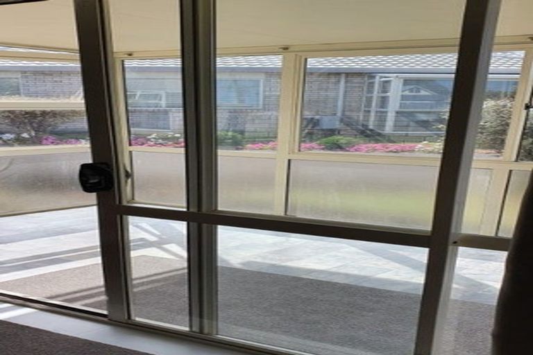 Photo of property in 1/2 Doment Crescent, Orewa, 0931