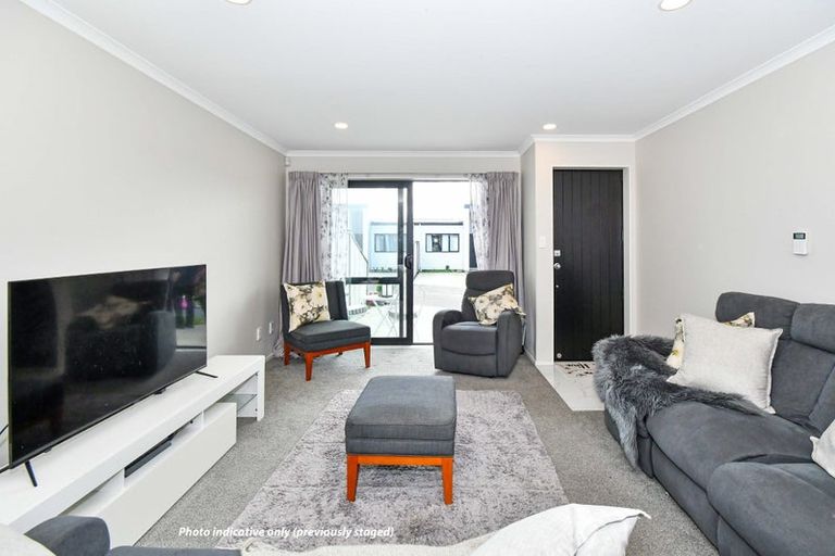 Photo of property in 27a Poruru Close, Papakura, 2110