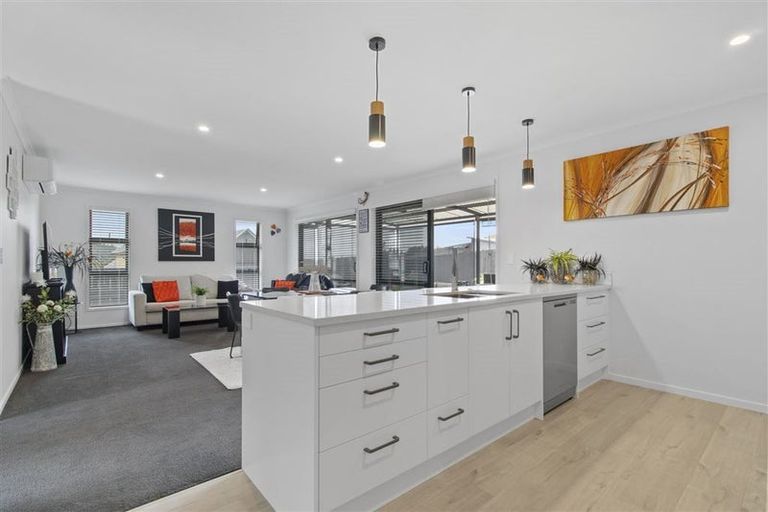 Photo of property in 9 Manatu Close, Whangamata, 3691