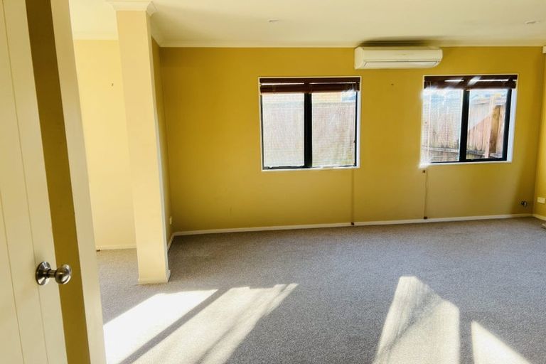 Photo of property in 49 Lilybank Crescent, East Tamaki, Auckland, 2013