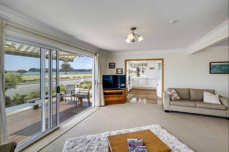 Photo of property in 18 The Esplanade, Westshore, Napier, 4110