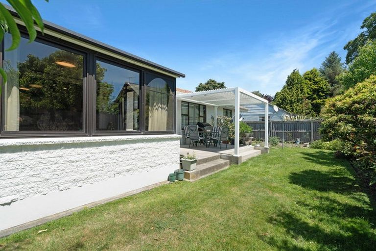 Photo of property in 15 Resolution Place, Bryndwr, Christchurch, 8053