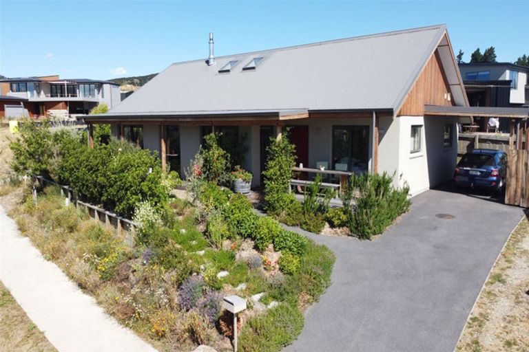 Photo of property in 25 The Heights Avenue, Wanaka, 9305