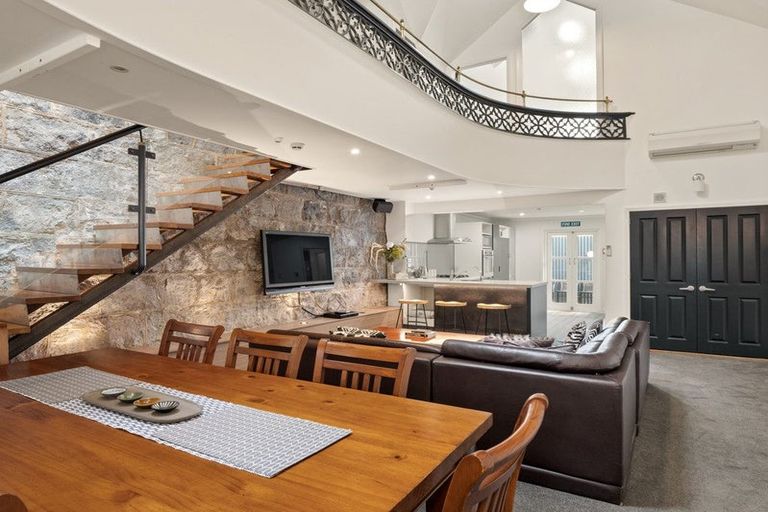 Photo of property in 2/81 Moray Place, Dunedin Central, Dunedin, 9016