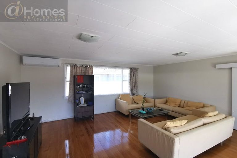 Photo of property in 7 Coletta Lane, Te Atatu South, Auckland, 0610