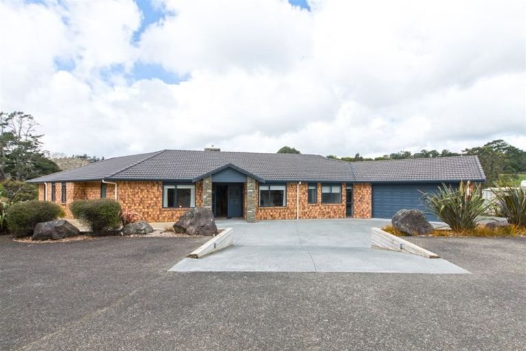 Photo of property in 131 Foster Road, Kumeu, 0891