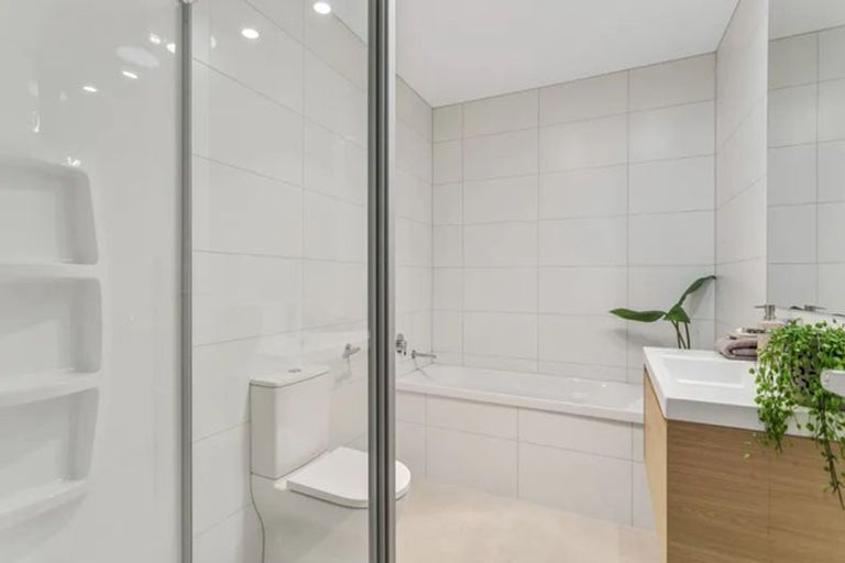 Photo of property in 24 Park Green Avenue, Rosehill, Papakura, 2113