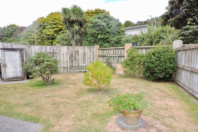 Photo of property in Redwood Village, 4/42 Main Road, Tawa, Wellington, 5028