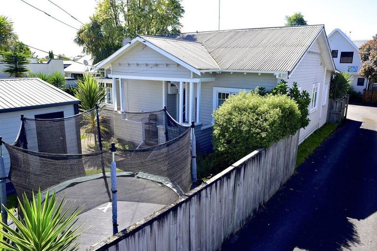Photo of property in 82 Rimu Street, Maeroa, Hamilton, 3200
