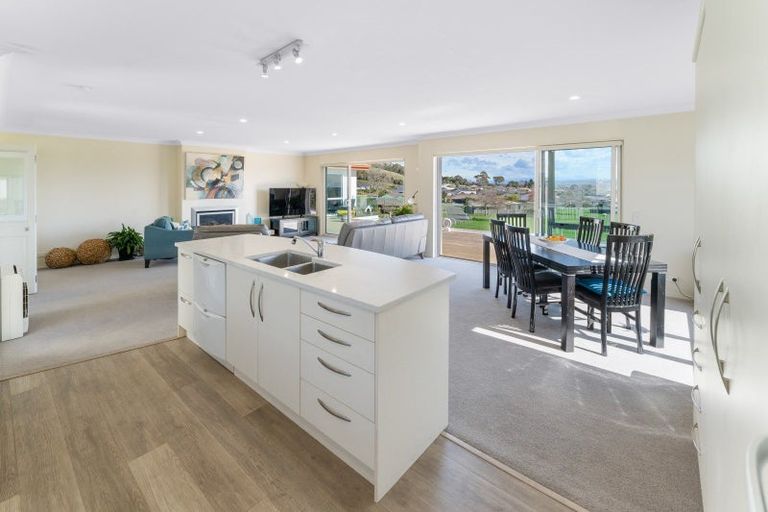 Photo of property in 12 Wiltshire Place, Stoke, Nelson, 7011