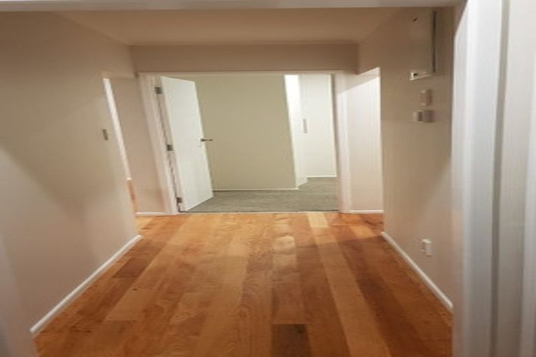 Photo of property in 5/8 Tawera Road, Greenlane, Auckland, 1051