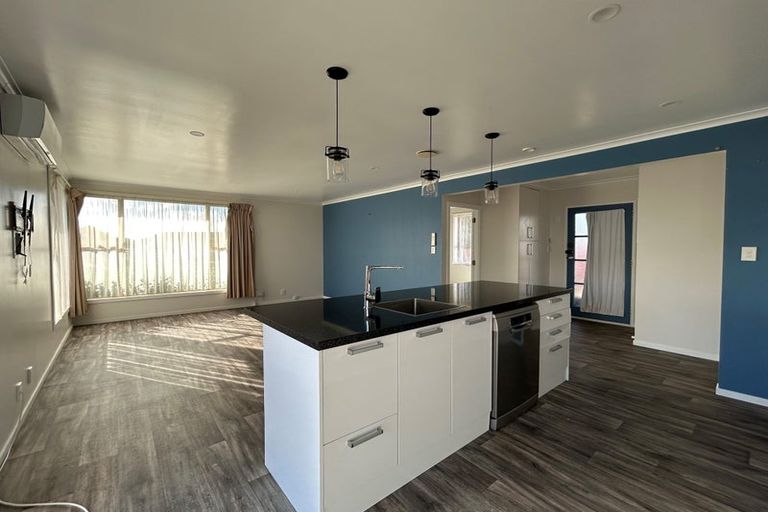 Photo of property in 64 Wynyard Crescent, Tamatea, Napier, 4112