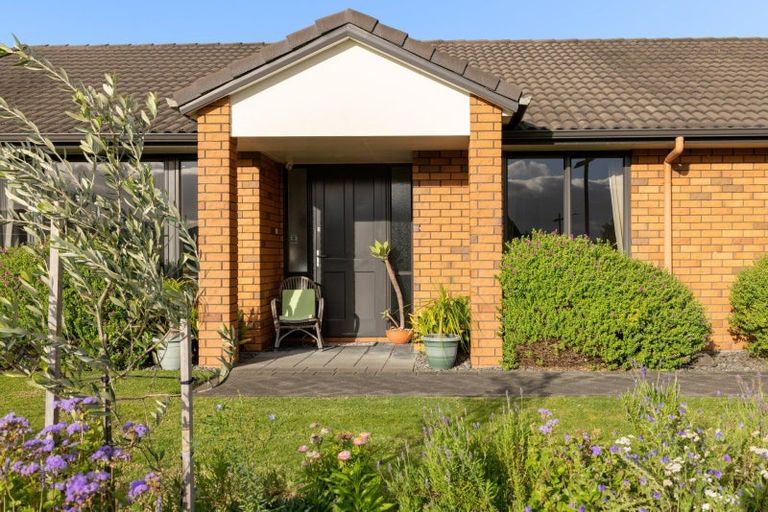 Photo of property in 5 Seabreeze Place, Papamoa Beach, Papamoa, 3118