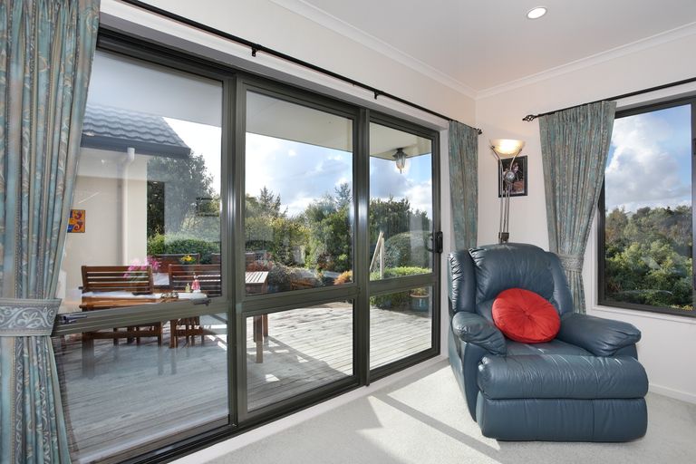 Photo of property in 149 Summerhill Drive, Fitzherbert, Palmerston North, 4410