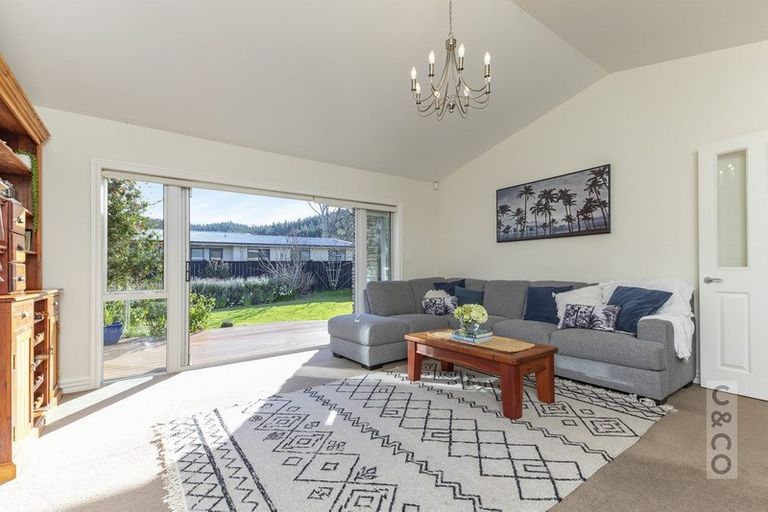 Photo of property in 4 Crabb Fields Lane, Riverhead, 0820