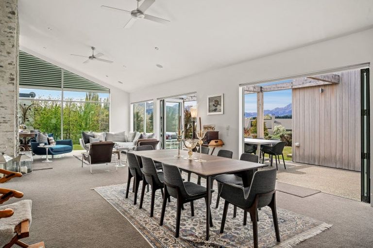 Photo of property in 14 Sunrise Bay Drive, Wanaka, 9305