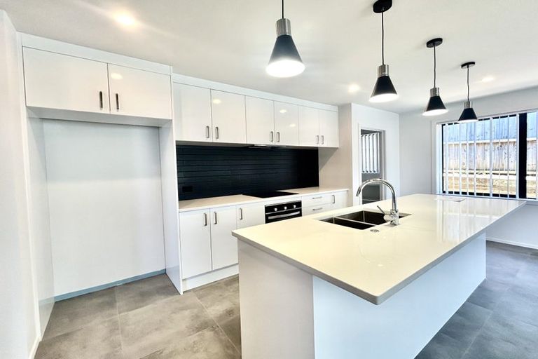 Photo of property in 4 Rockpool Road, Orewa, 0931