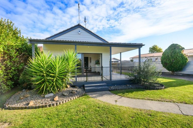Photo of property in 6 Willowstream Grove, Cloverlea, Palmerston North, 4412