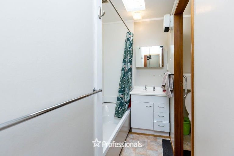 Photo of property in 2/12 Tacoma Drive, Totara Park, Upper Hutt, 5018