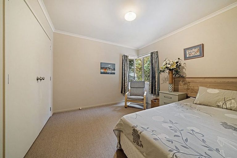 Photo of property in 8a Sandspit Road, Waiuku, 2123