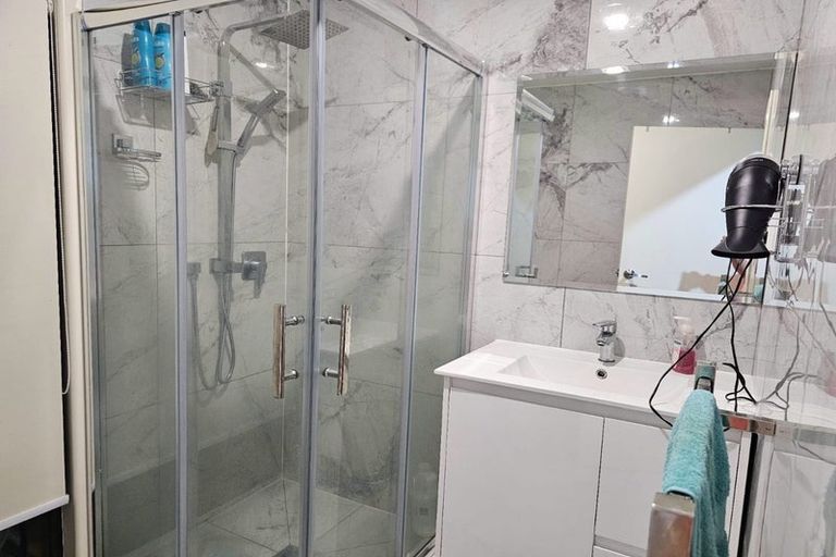 Photo of property in 87 Riverton Drive, Randwick Park, Auckland, 2105