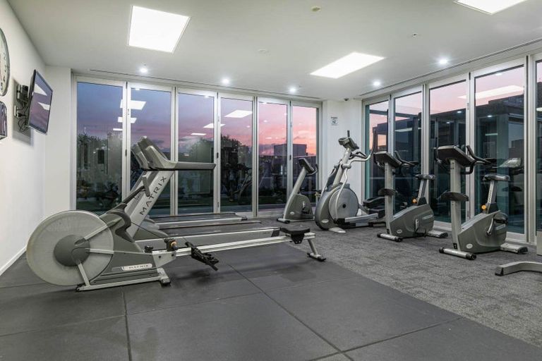 Photo of property in Sentinel Apartments, 1102/3 Northcroft Street, Takapuna, Auckland, 0622