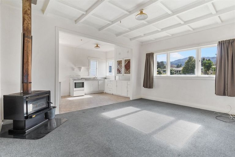 Photo of property in 2 Featon Road, Waihi, 3610