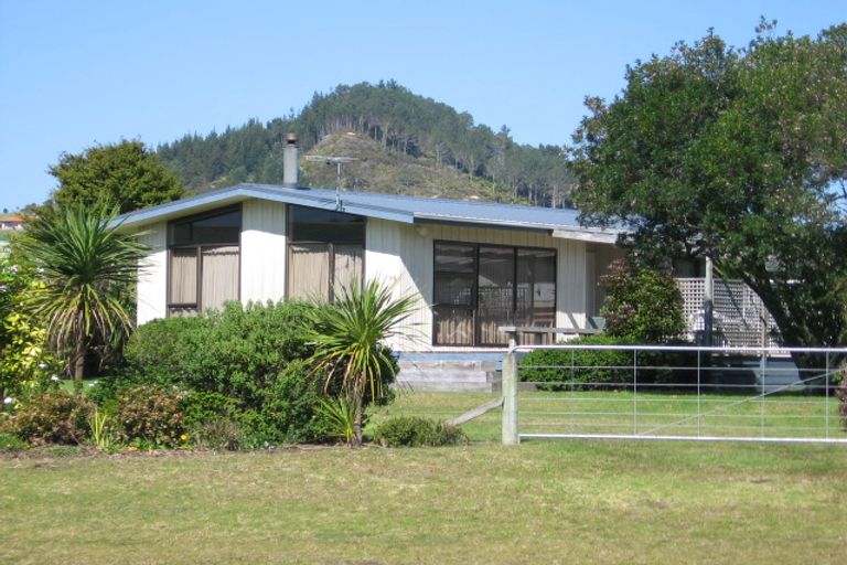 Photo of property in 86 Captain Cook Road, Cooks Beach, Whitianga, 3591