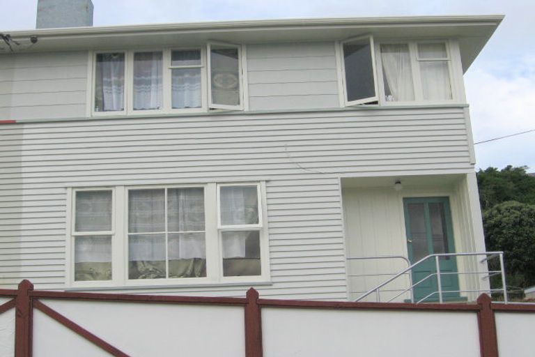 Photo of property in 7a Taiaroa Street, Strathmore Park, Wellington, 6022