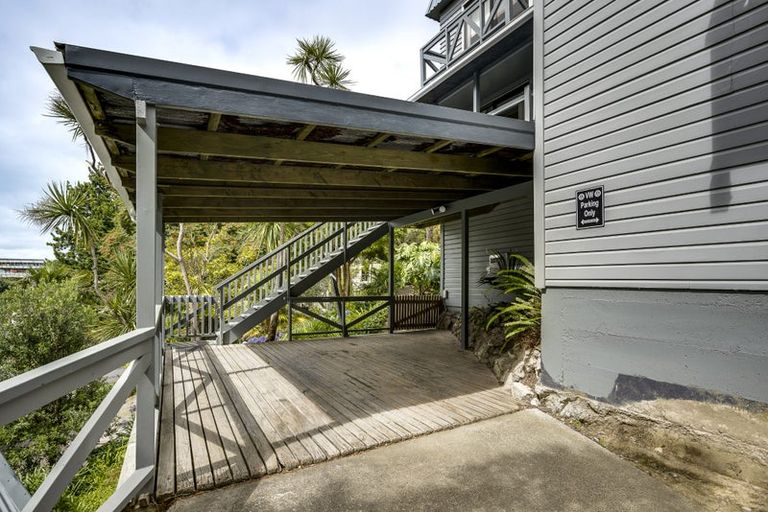 Photo of property in 8 Thompson Road, Bluff Hill, Napier, 4110