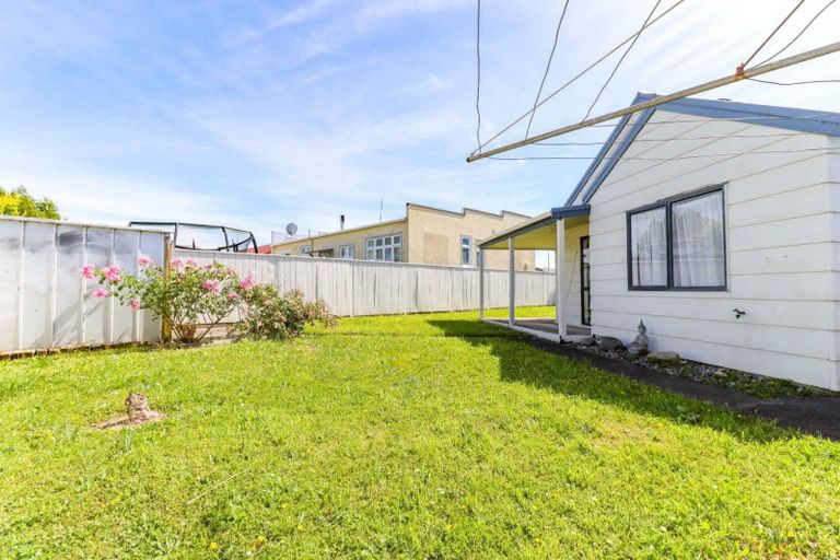 Photo of property in 75 Hillcrest Drive, Kelvin Grove, Palmerston North, 4414
