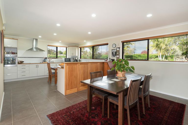 Photo of property in 6 Okura Drive, Kerikeri, 0230