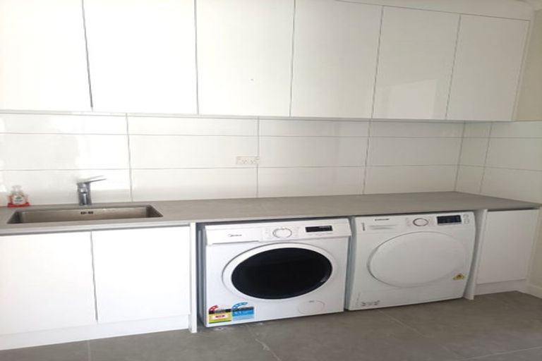 Photo of property in 58 Mettam Drive, Swanson, Auckland, 0614