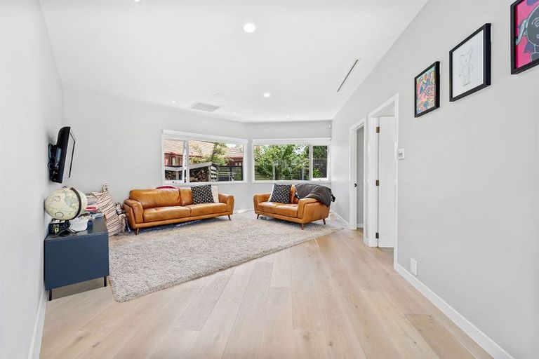 Photo of property in 90 Roland Road, Greenhithe, Auckland, 0632