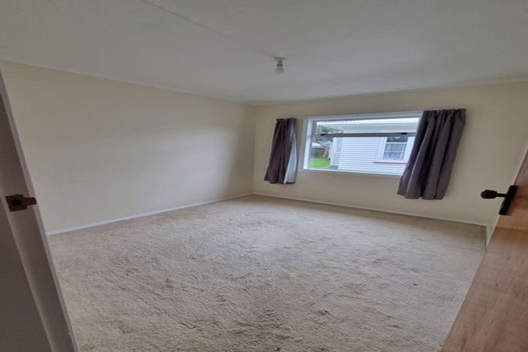 Photo of property in 18 Heath Street, Wainuiomata, Lower Hutt, 5014