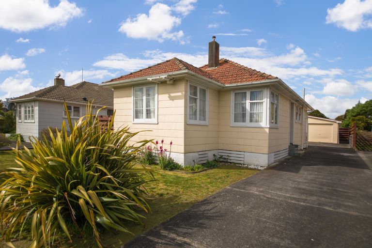 Photo of property in 32 Andrew Avenue, Roslyn, Palmerston North, 4414