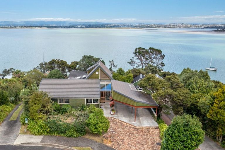Photo of property in 32 Brigantine Drive, Beach Haven, Auckland, 0626