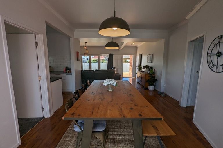 Photo of property in 16 Maxwell Avenue, Papatoetoe, Auckland, 2025