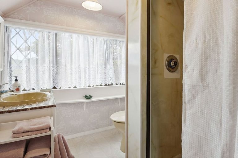 Photo of property in 52 Waldron Crescent, Green Island, Dunedin, 9018