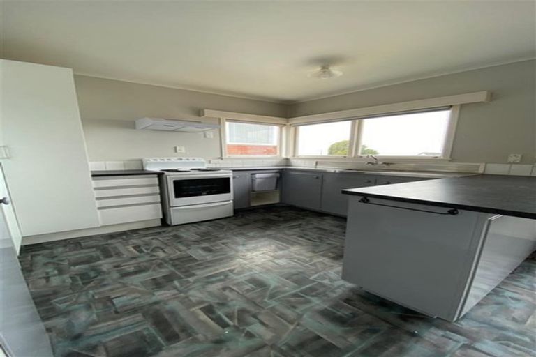 Photo of property in 150 Sunset Road, Unsworth Heights, Auckland, 0632