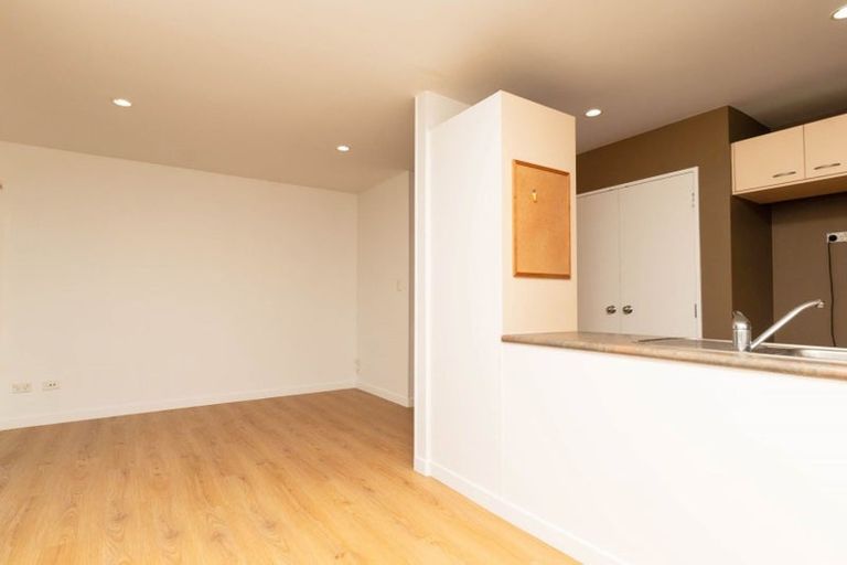 Photo of property in 14/30 John Jennings Drive, Oteha, Auckland, 0632