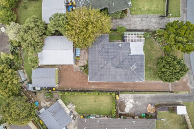 Photo of property in 8 Allington Road, Massey, Auckland, 0614