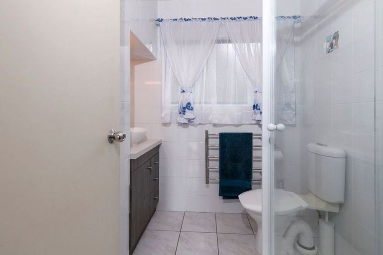 Photo of property in 6a Manuwai Road, Torbay, Auckland, 0630