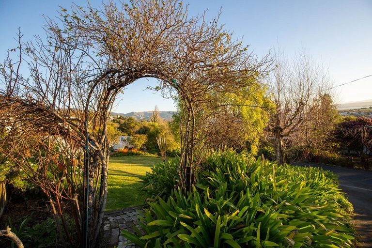 Photo of property in 27 Tosswill Road, Tahunanui, Nelson, 7011