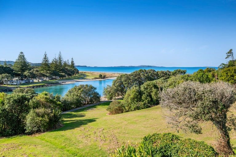 Photo of property in 3/42 Amorino Drive, Red Beach, 0932