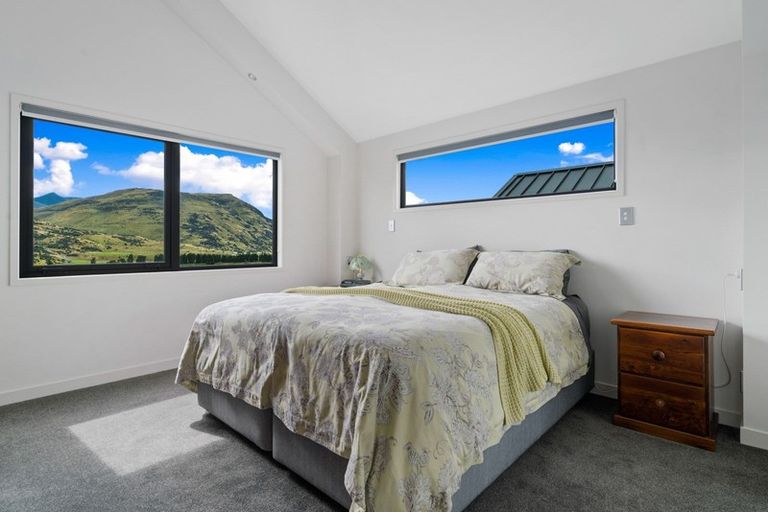 Photo of property in 35 Double Cone Road, Jacks Point, Queenstown, 9371